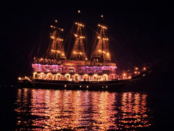 alanya-night-safari-boat-lights